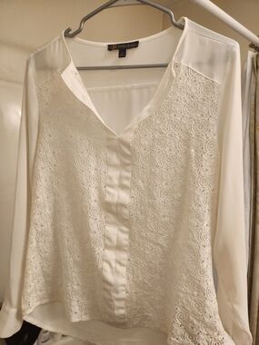 Outback Red Ivory Lace-Front V-Neck Blouse